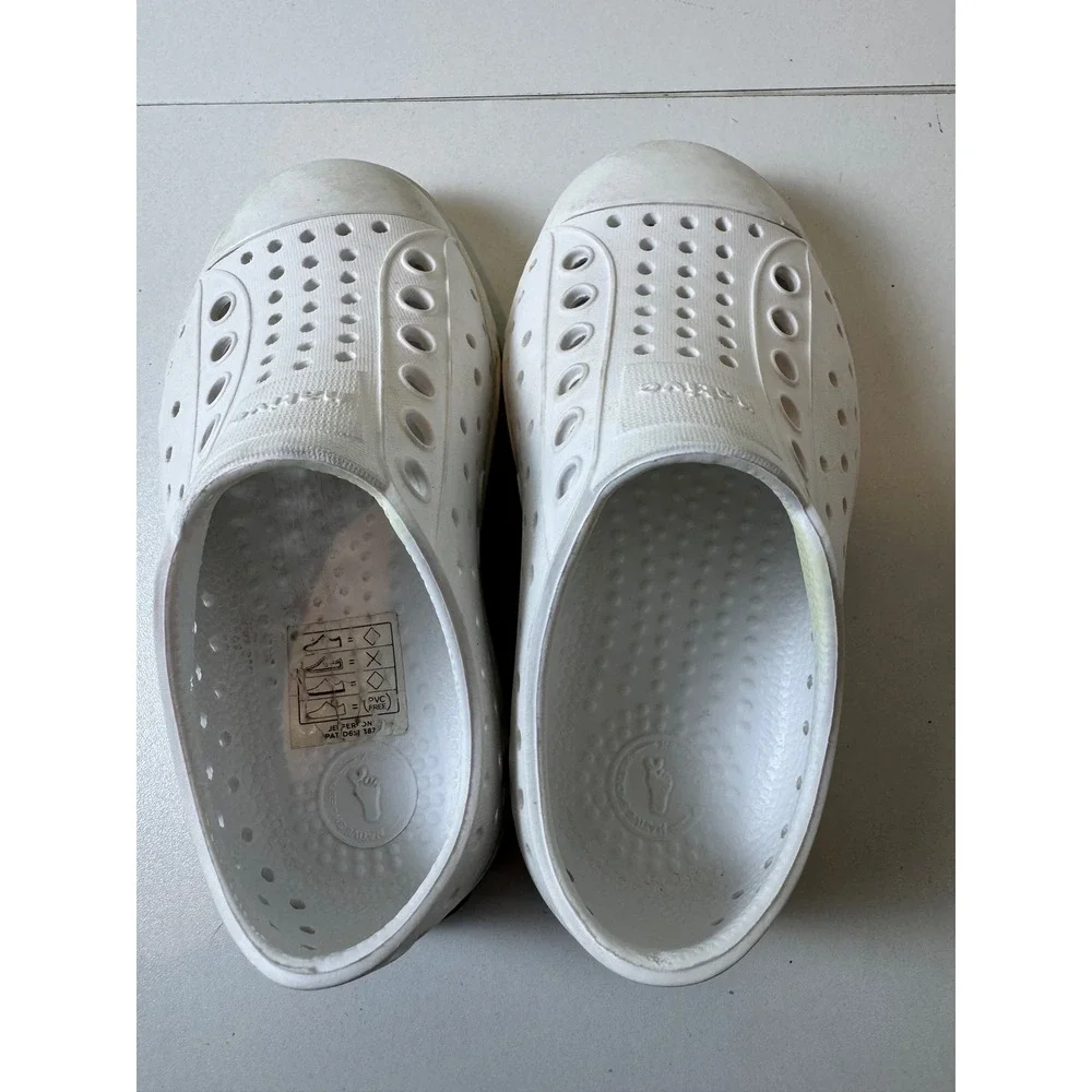 Native Jefferson Slip On Shoes Kids Size C7 White Lightweight Minimalist Sandals